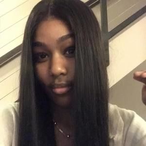 Meet your Posher, Paula